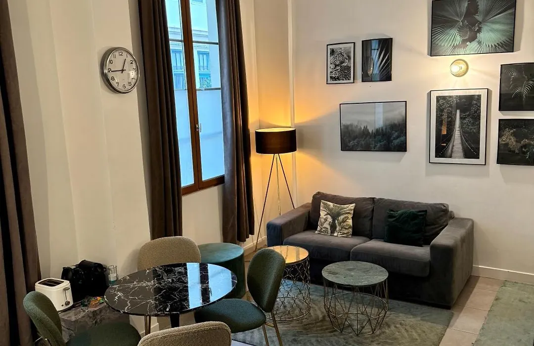 Temple Apartments Paris-1