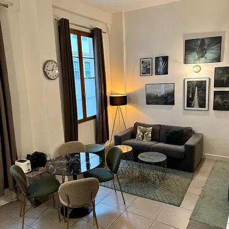 Temple Apartments Paris-3