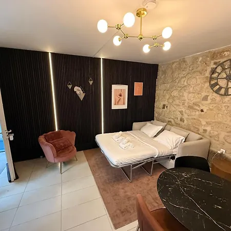 Temple Apartments Paris-2
